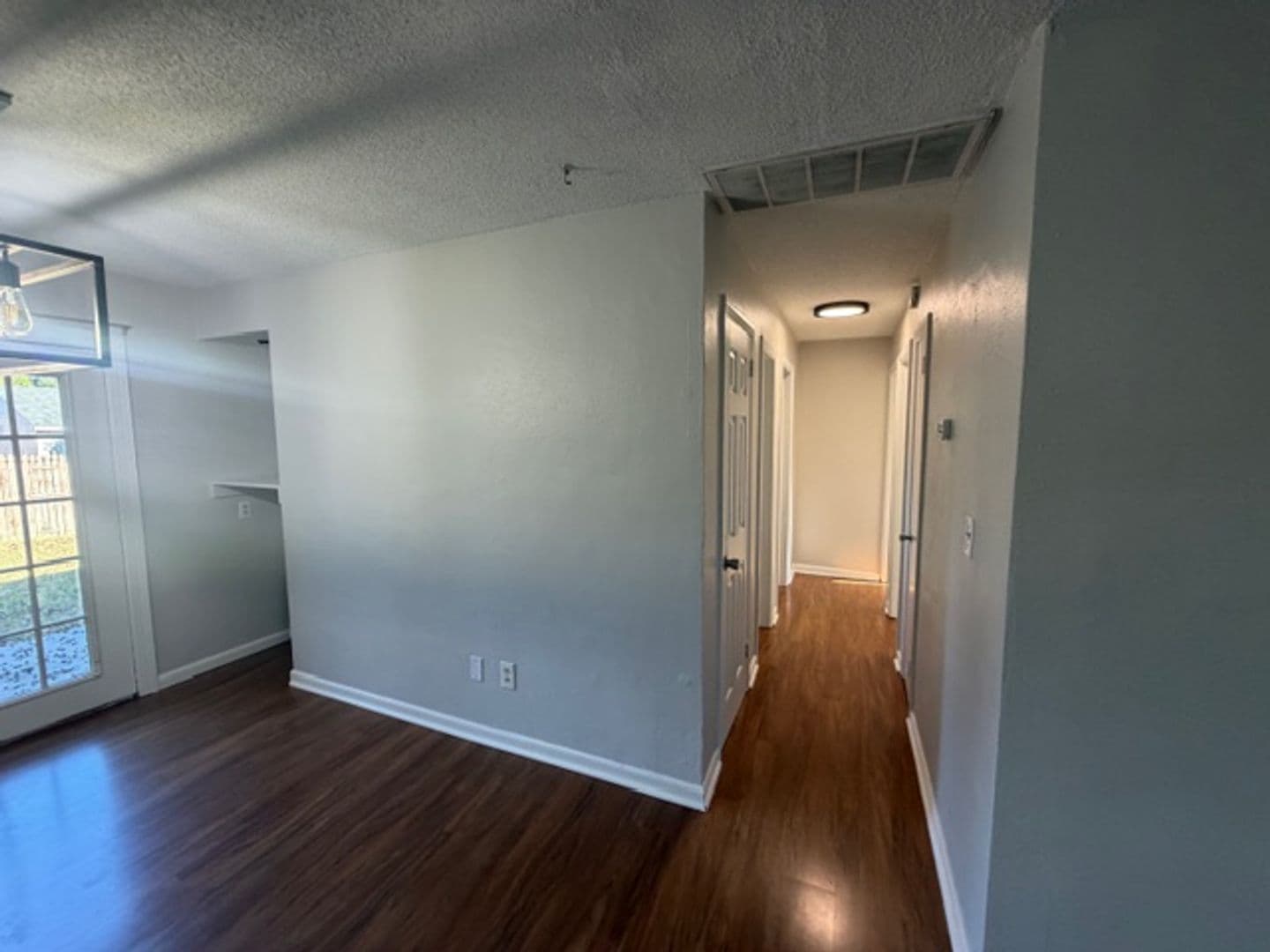 Virginia Beach House: 524 Rose Marie Avenue