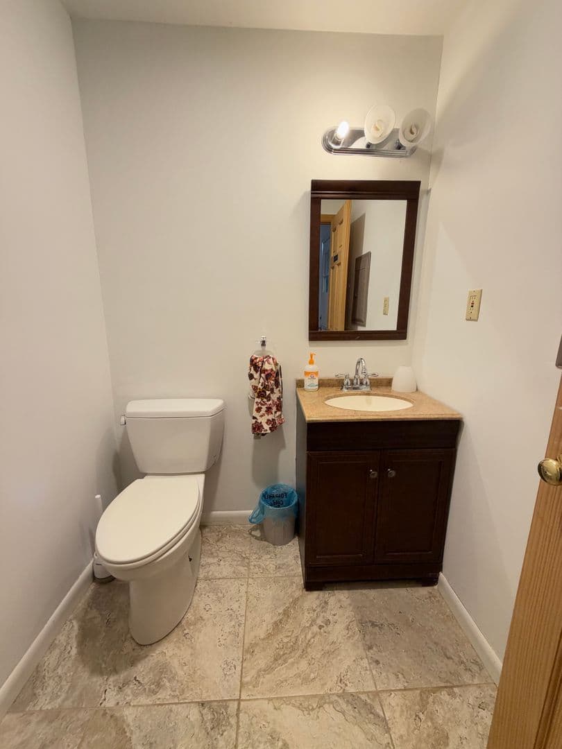 Williamsburg House: 120 Mimosa Drive