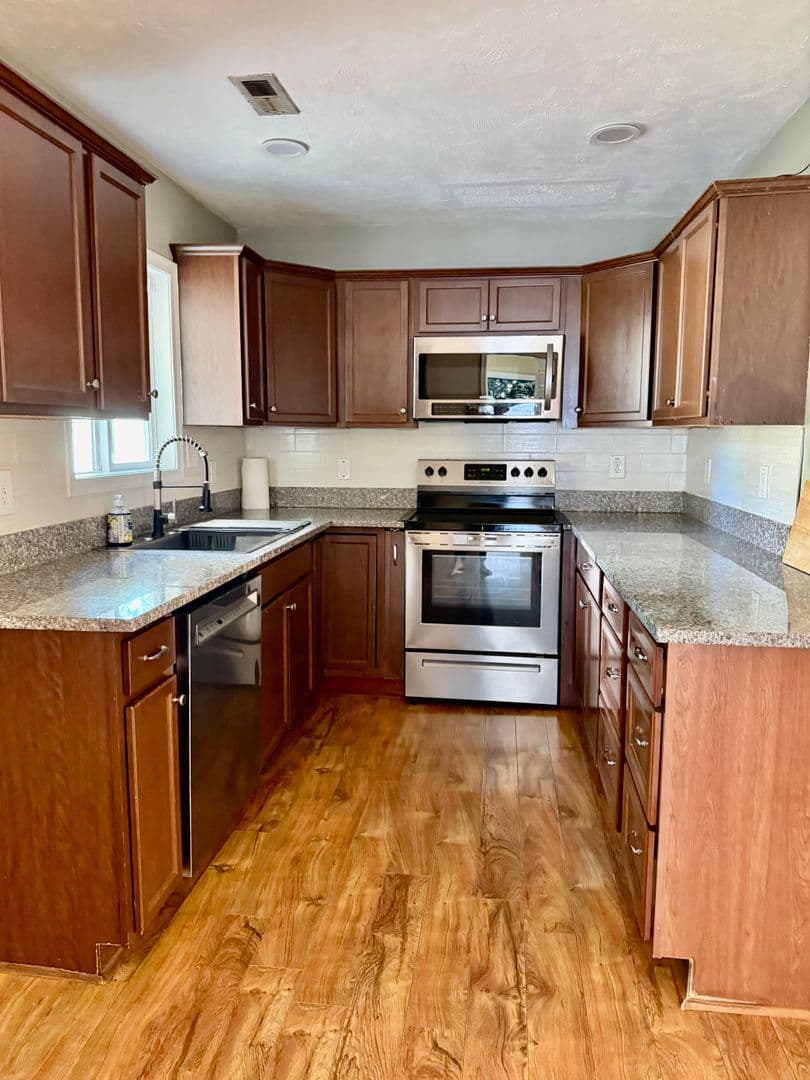 Virginia Beach House: 4700 Victory Rd