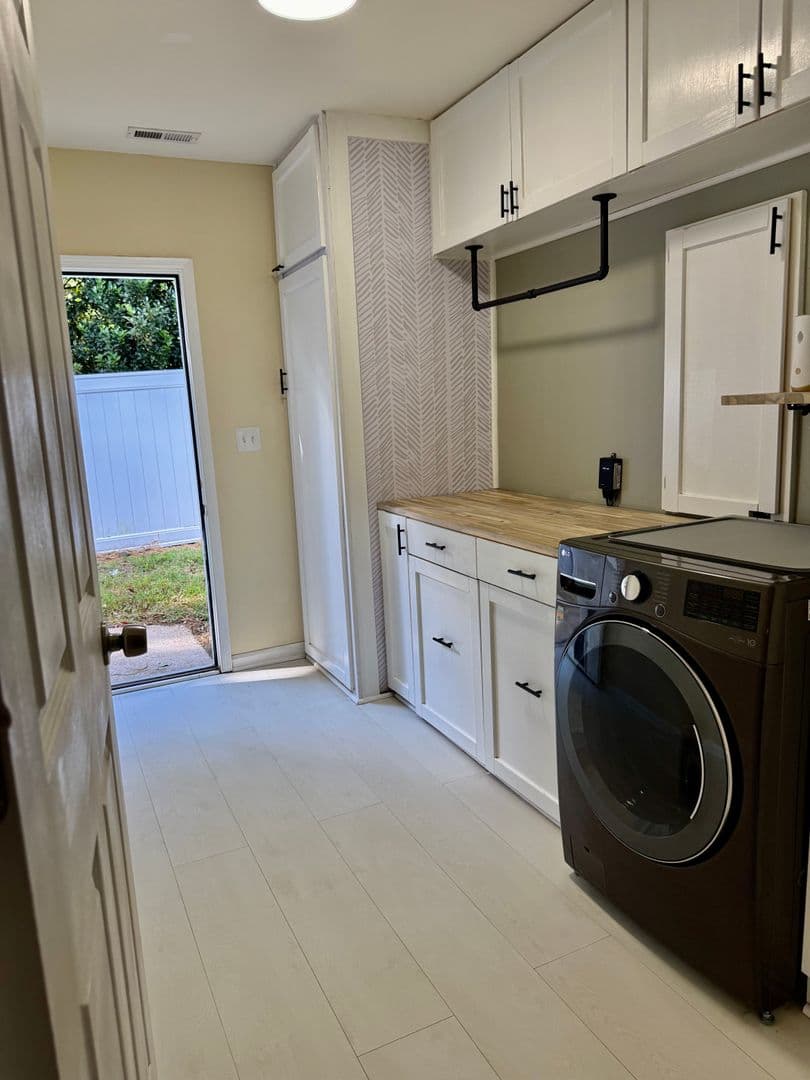 Virginia Beach House: 4700 Victory Rd