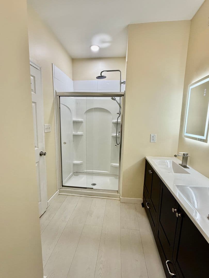 Virginia Beach House: 4700 Victory Rd