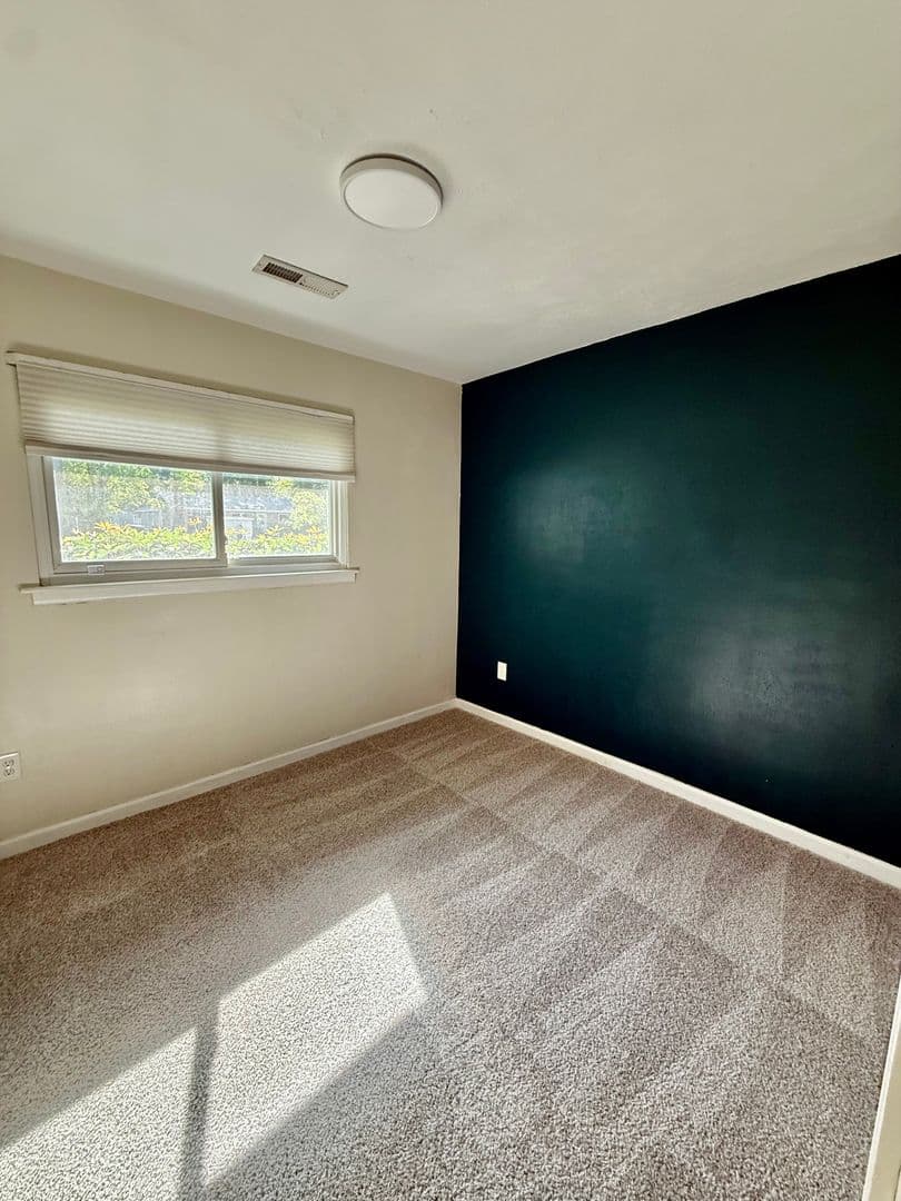 Virginia Beach House: 4700 Victory Rd