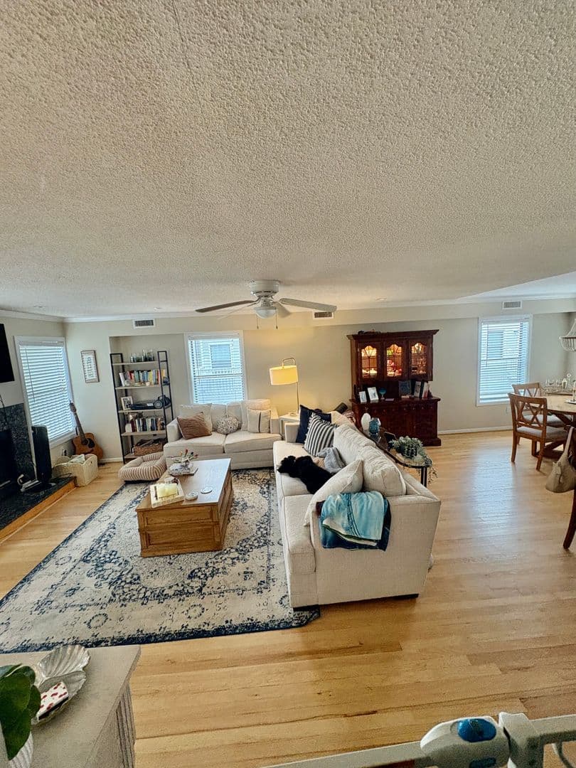 Virginia Beach House: 2300 Bergen Court