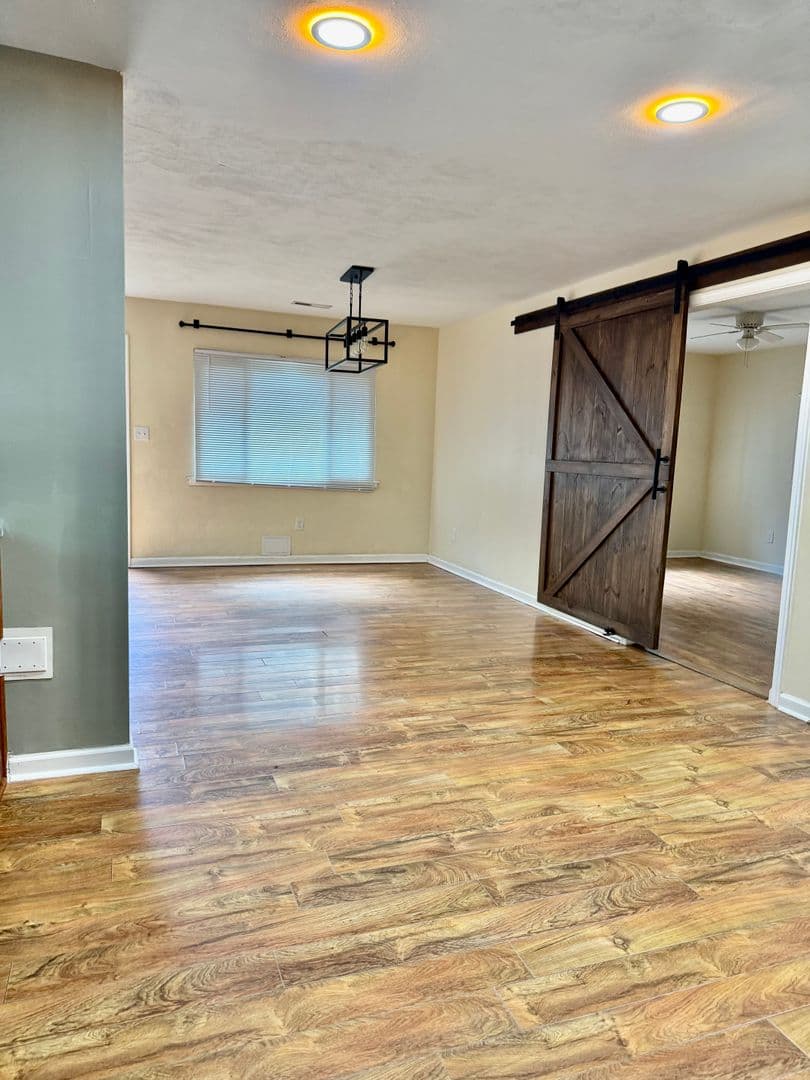 Virginia Beach House: 4700 Victory Rd