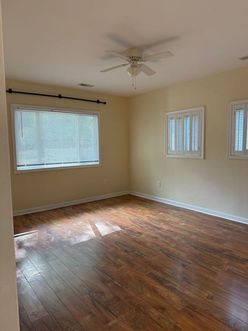 Virginia Beach House: 4700 Victory Rd