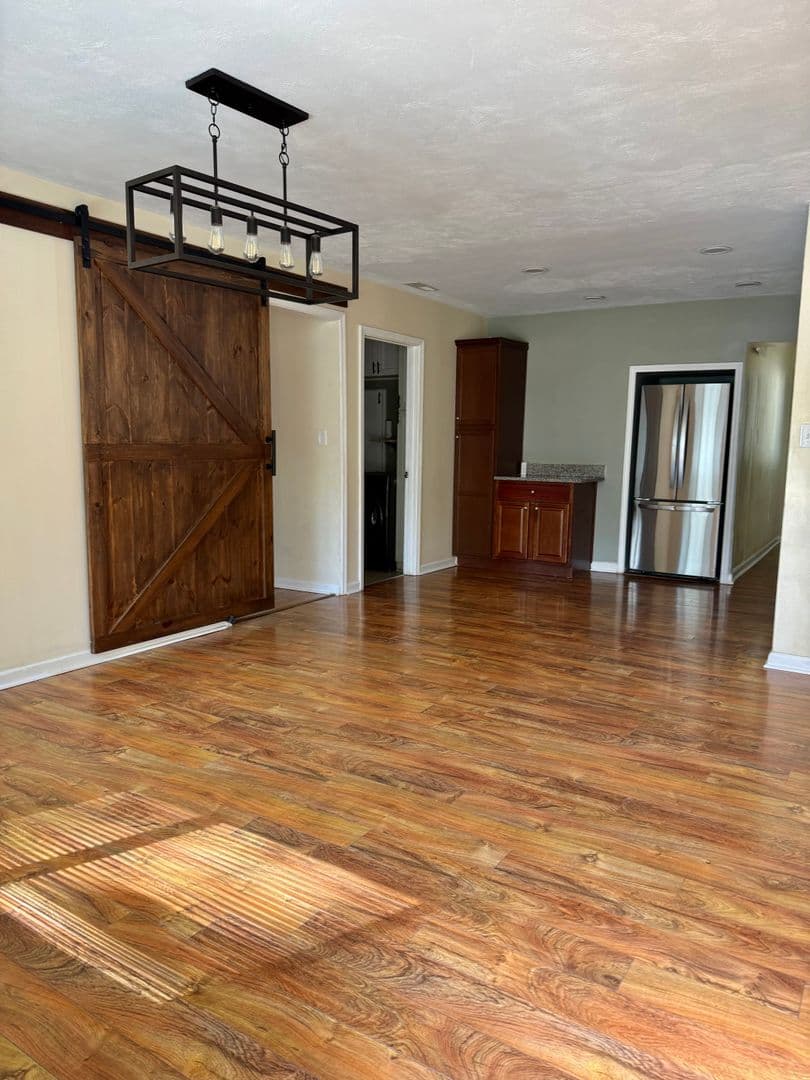 Virginia Beach House: 4700 Victory Rd