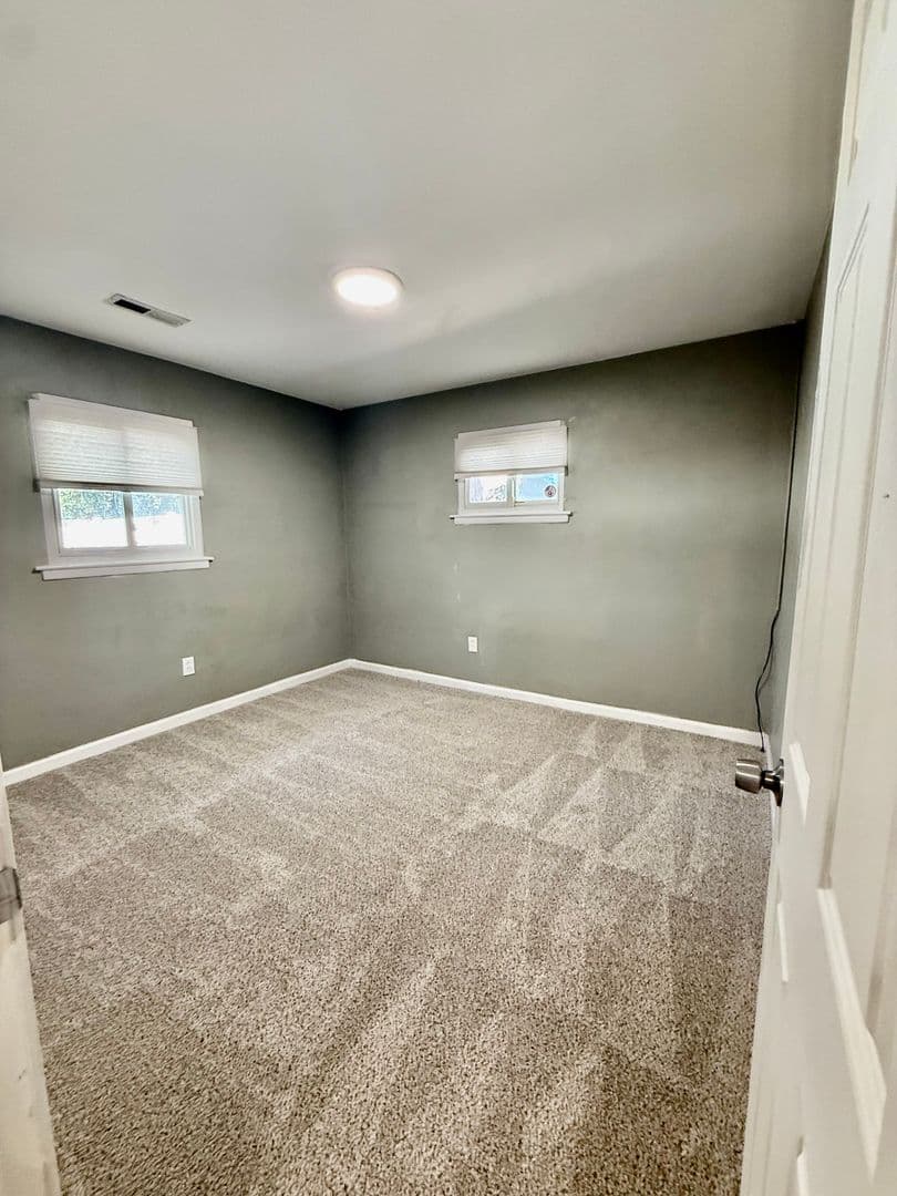 Virginia Beach House: 4700 Victory Rd