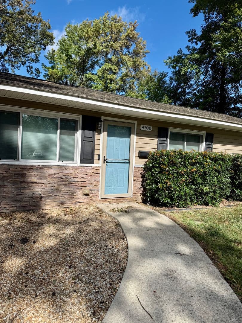 Virginia Beach House: 4700 Victory Rd