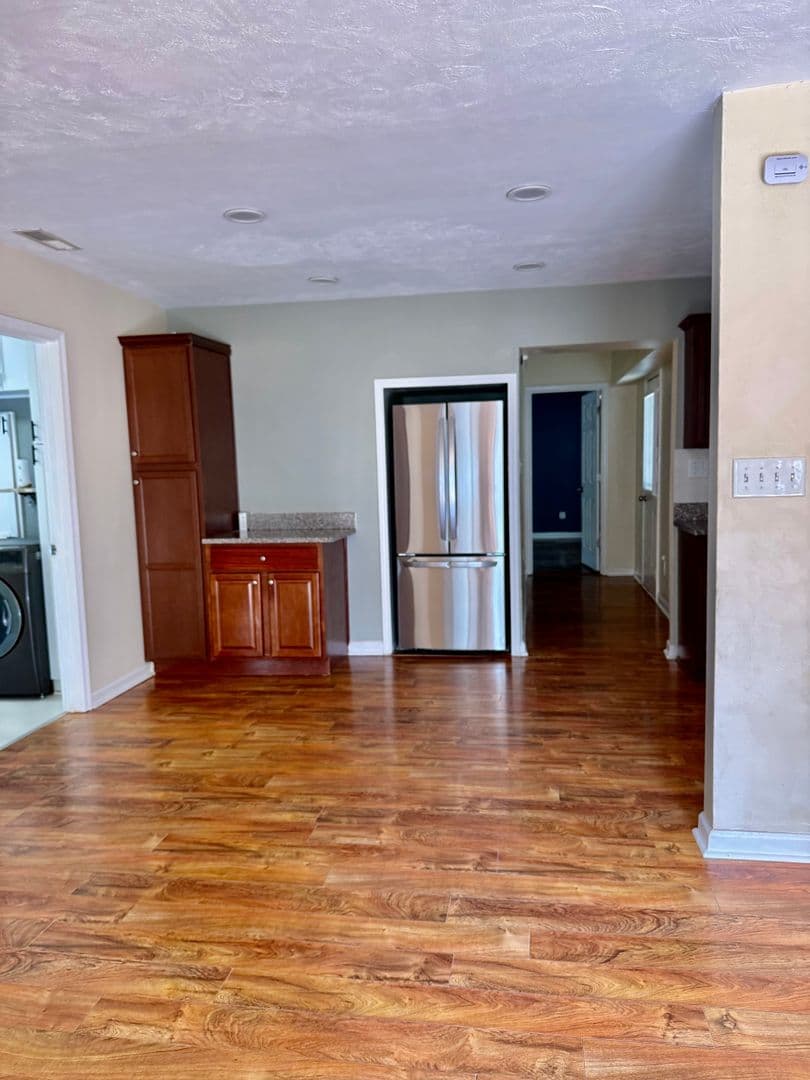 Virginia Beach House: 4700 Victory Rd