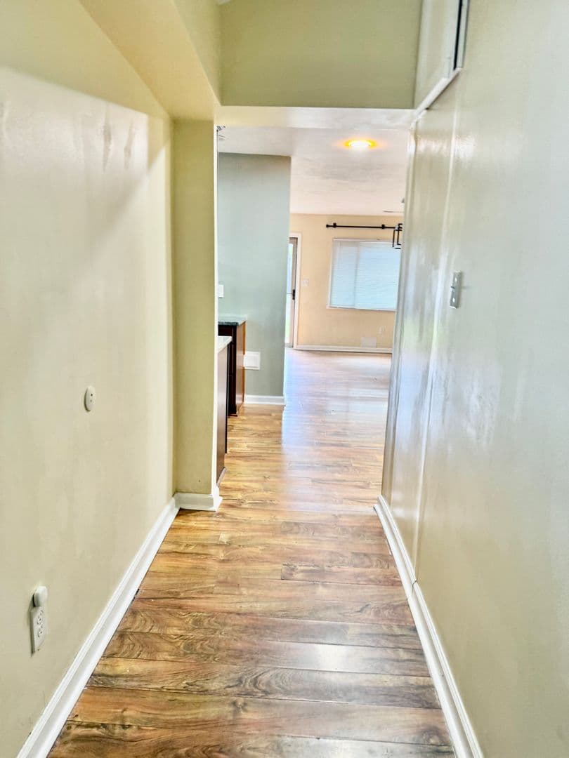 Virginia Beach House: 4700 Victory Rd