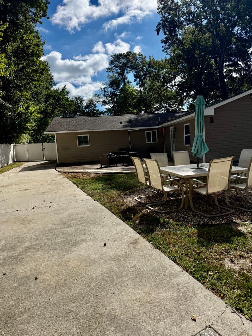 Virginia Beach House: 4700 Victory Rd
