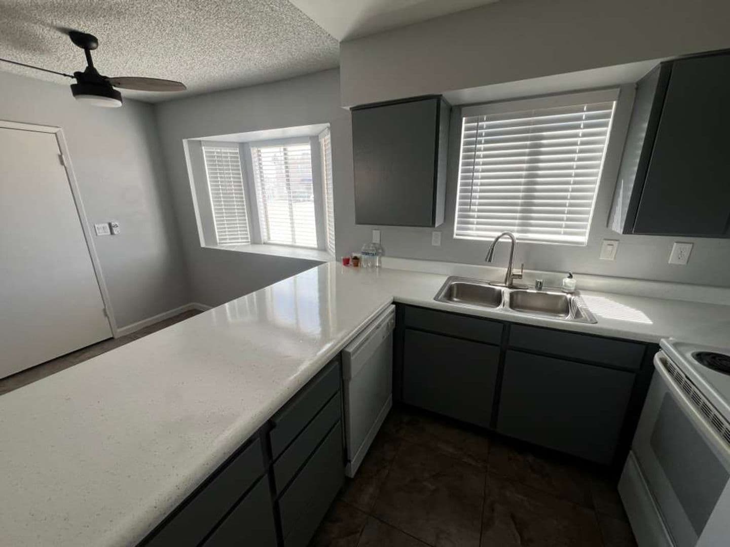 Las Vegas Apartment: 5662 E. Lake Mead Blvd.