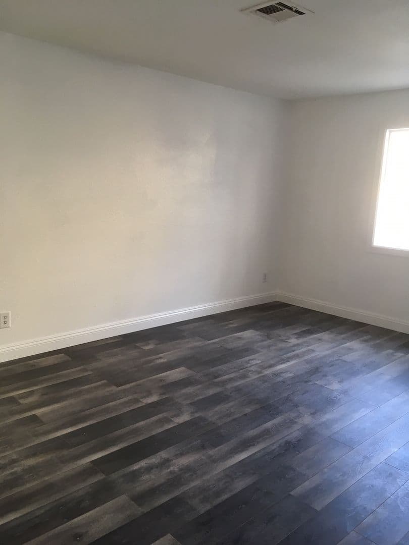 Las Vegas Apartment: 913 Shadow Mountain Pl.