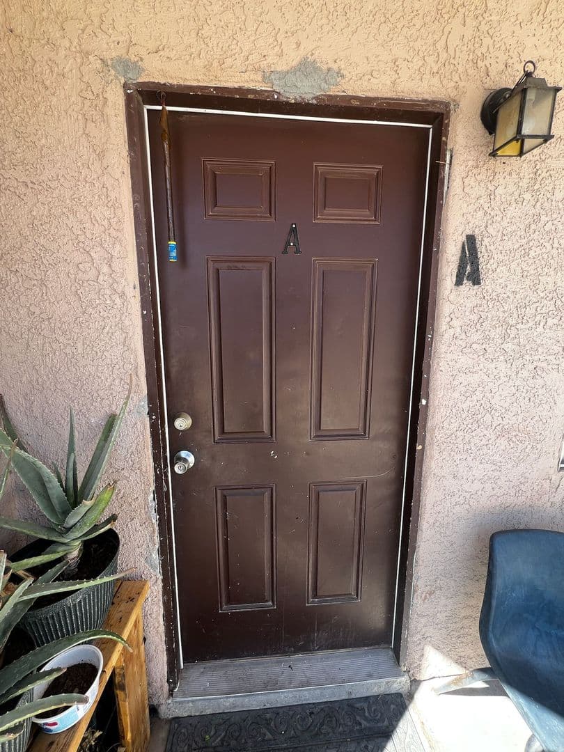 Las Vegas Apartment: 5662 E. Lake Mead Blvd.