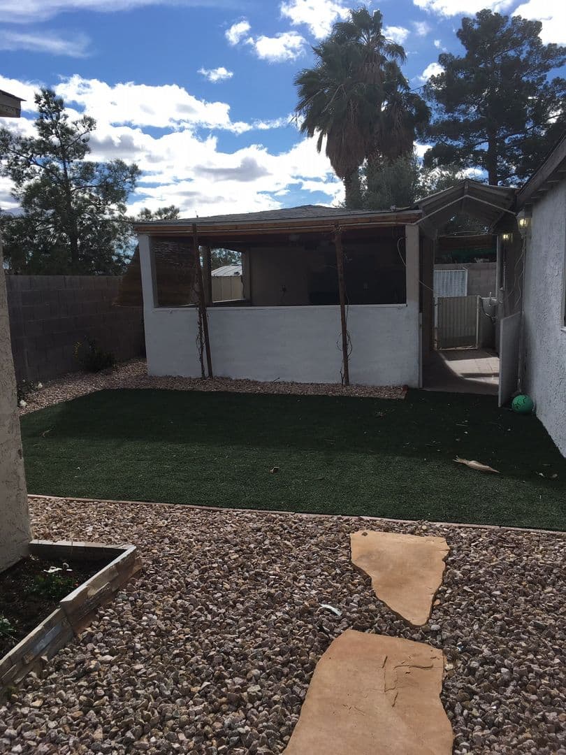 Las Vegas Apartment: 913 Shadow Mountain Pl.