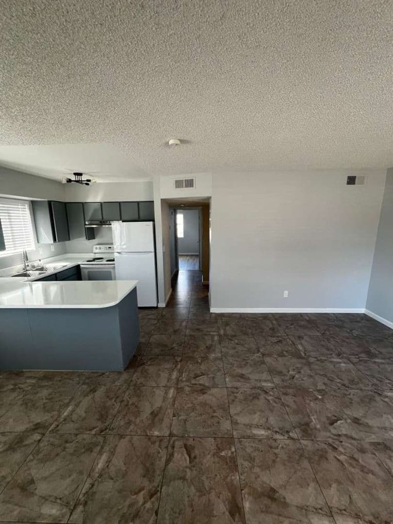 Las Vegas Apartment: 5662 E. Lake Mead Blvd.