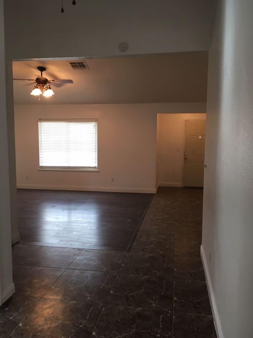 Las Vegas Apartment: 913 Shadow Mountain Pl.