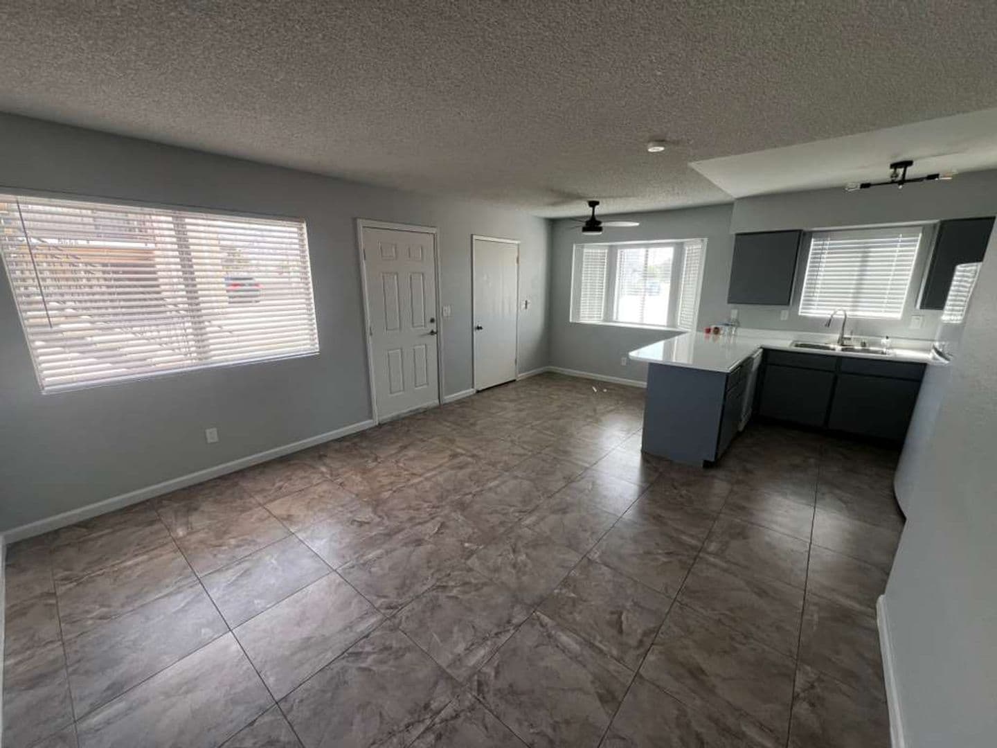 Las Vegas Apartment: 5662 E. Lake Mead Blvd.