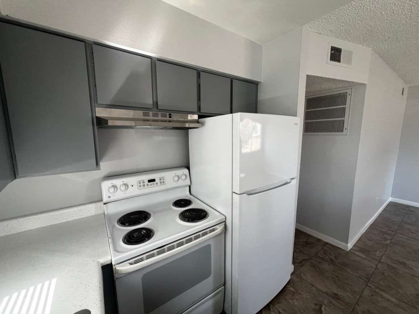Las Vegas Apartment: 5662 E. Lake Mead Blvd.