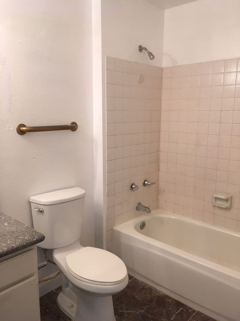 Las Vegas Apartment: 913 Shadow Mountain Pl.