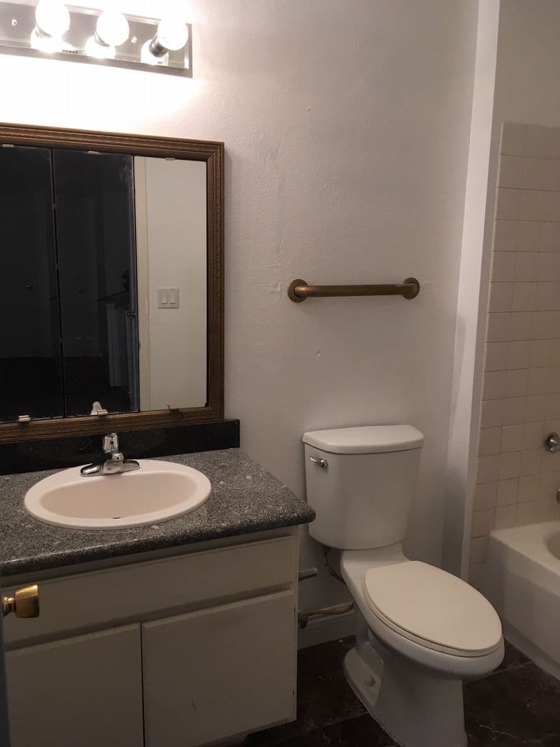 Las Vegas Apartment: 913 Shadow Mountain Pl.