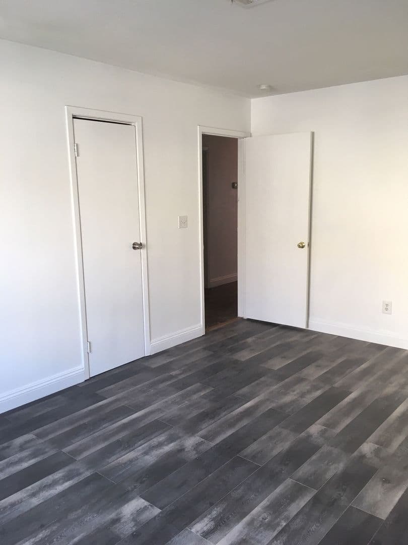 Las Vegas Apartment: 913 Shadow Mountain Pl.