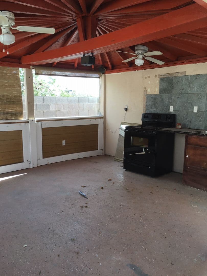 Las Vegas Apartment: 913 Shadow Mountain Pl.