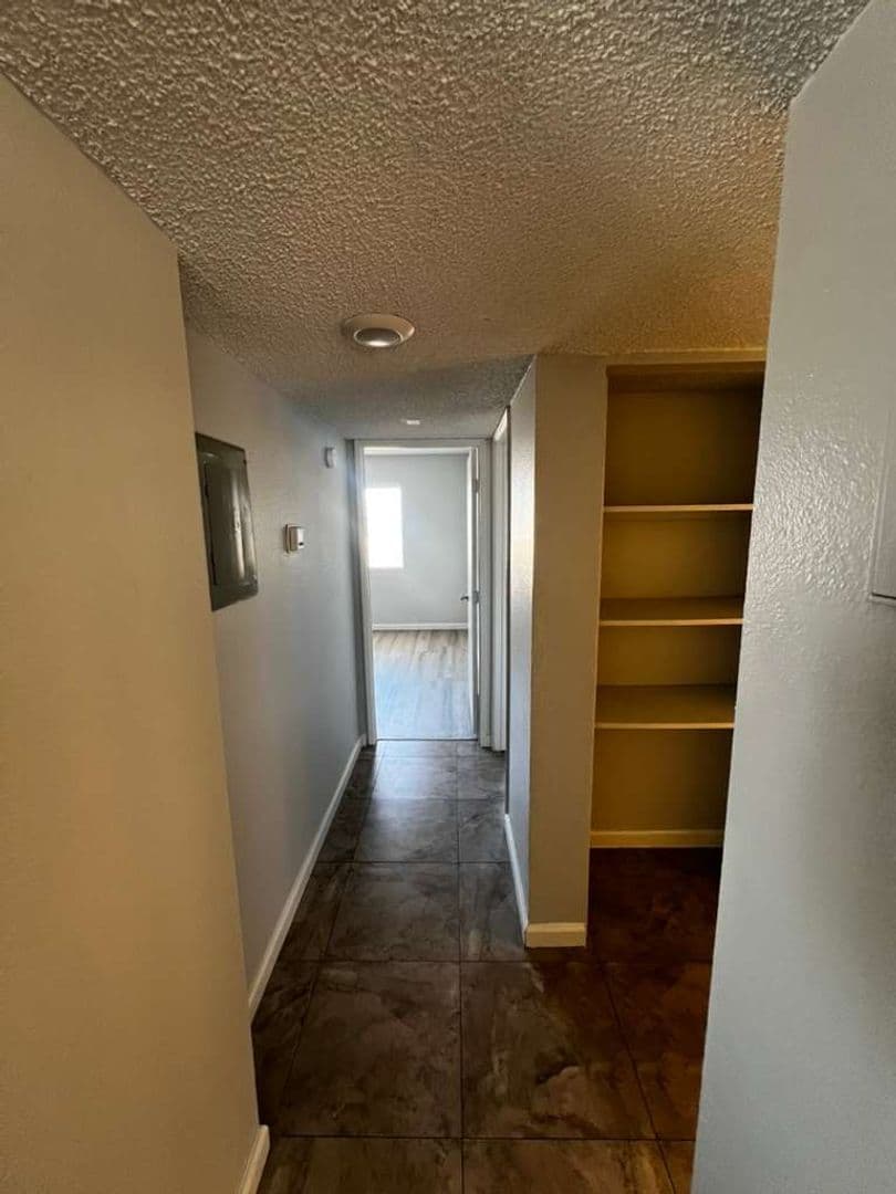 Las Vegas Apartment: 5662 E. Lake Mead Blvd.