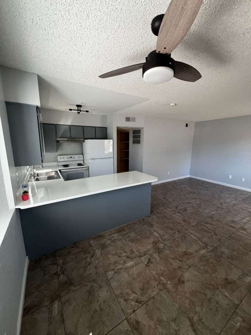 Las Vegas Apartment: 5662 E. Lake Mead Blvd.