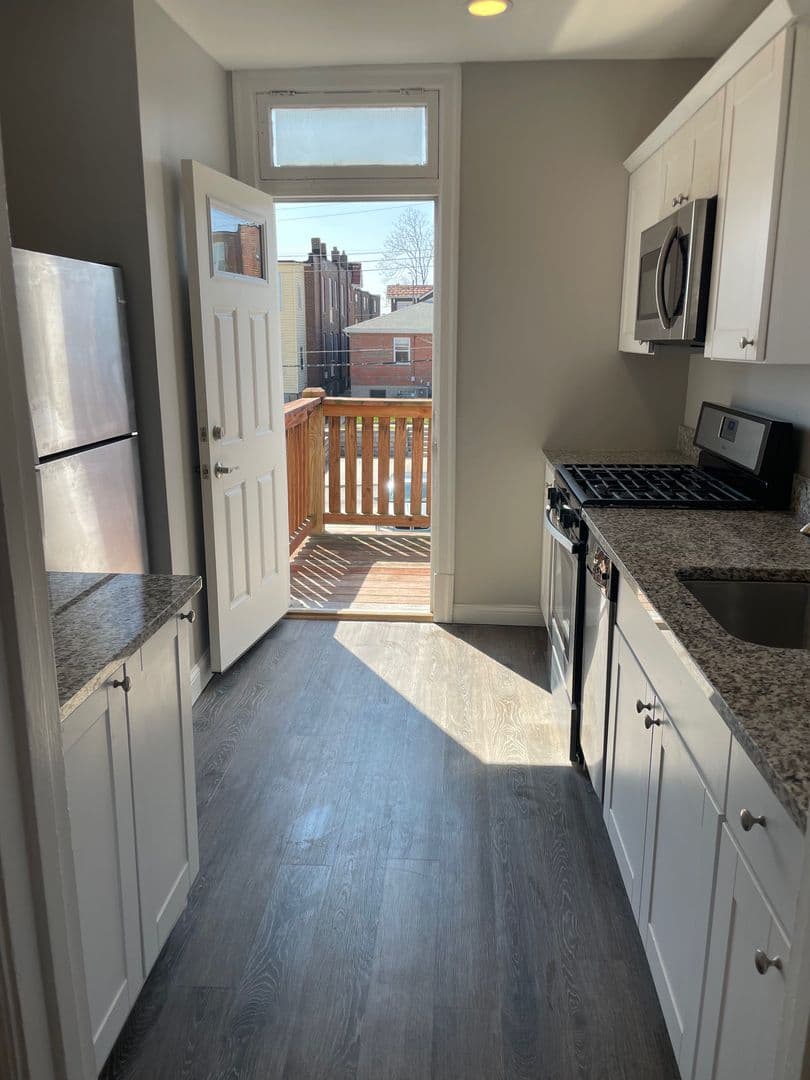 St Louis Apartment: 6518 Berthold