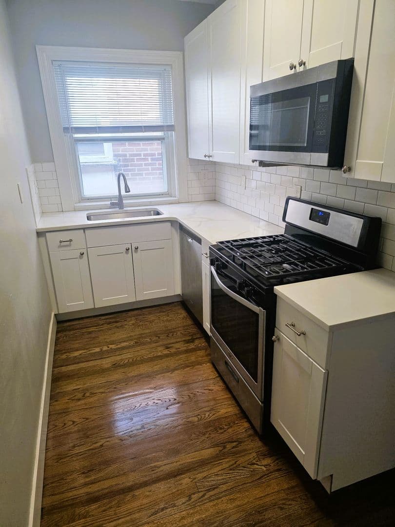 St Louis Apartment: 6436 Alamo