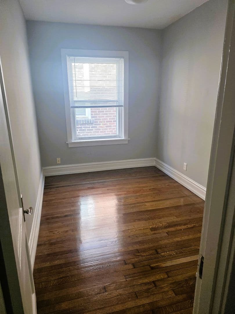St Louis Apartment: 6436 Alamo