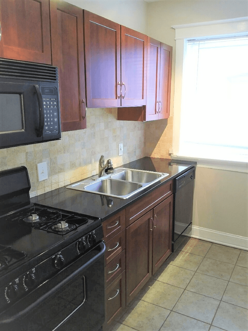 St Louis Apartment: 6431-6433 Alamo