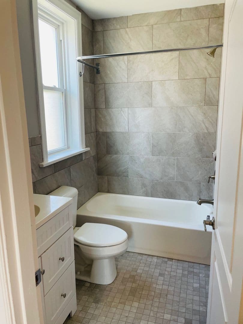 St Louis Apartment: 6518 Berthold