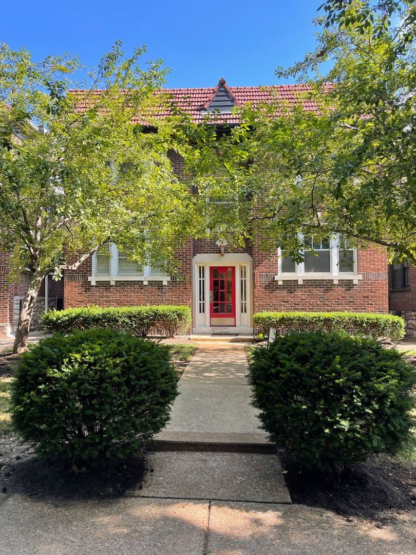 St Louis Apartment: 6431-6433 Alamo