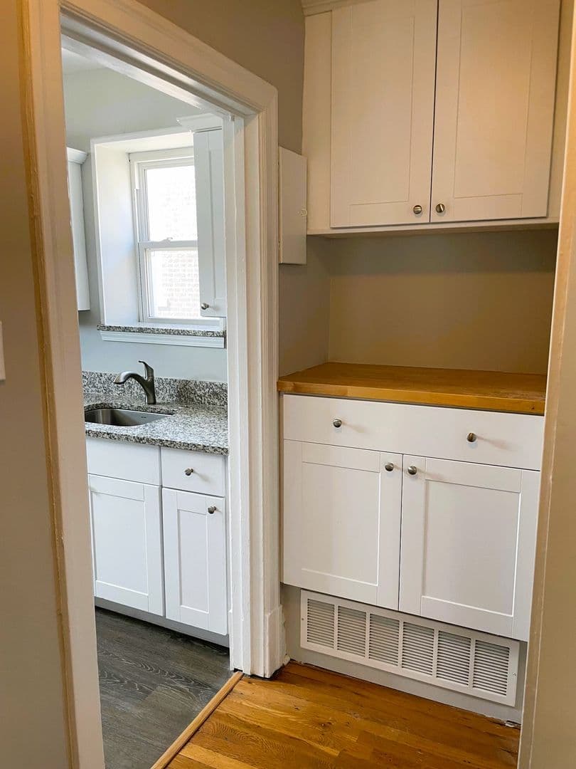 St Louis Apartment: 6518 Berthold