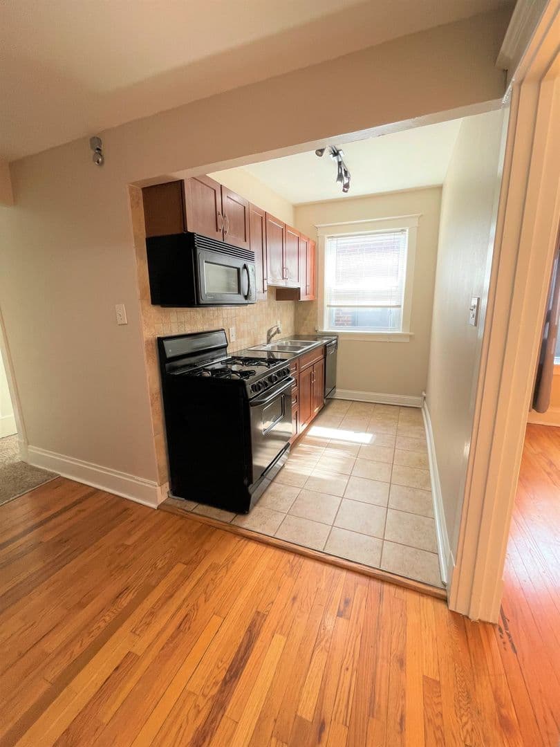 St Louis Apartment: 6431-6433 Alamo