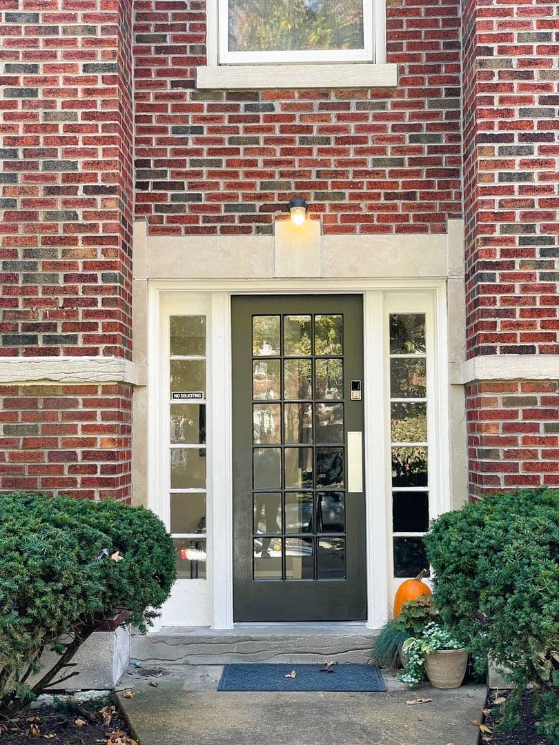 St Louis Apartment: 6436 Alamo