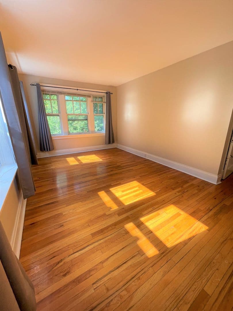St Louis Apartment: 6431-6433 Alamo