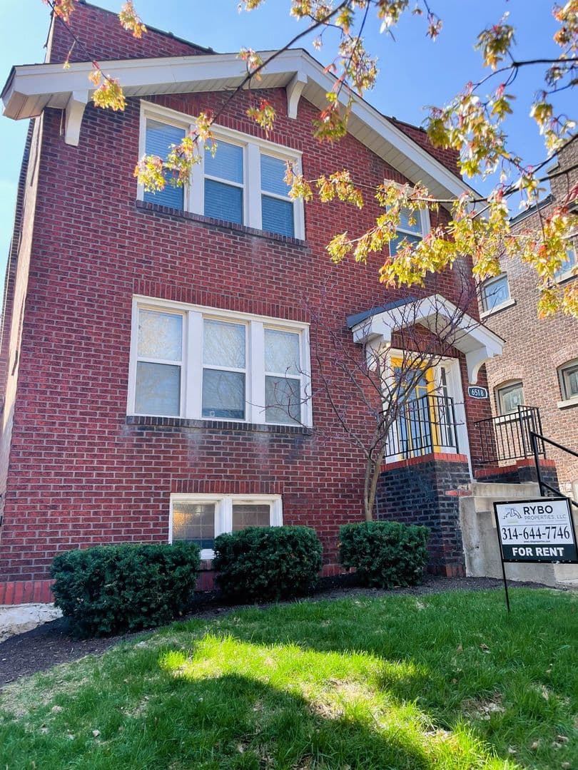 St Louis Apartment: 6518 Berthold