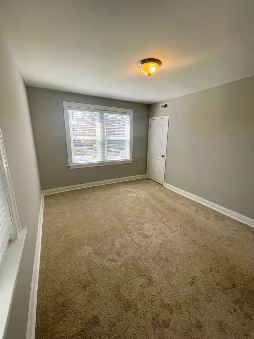St Louis Apartment: 6518 Berthold