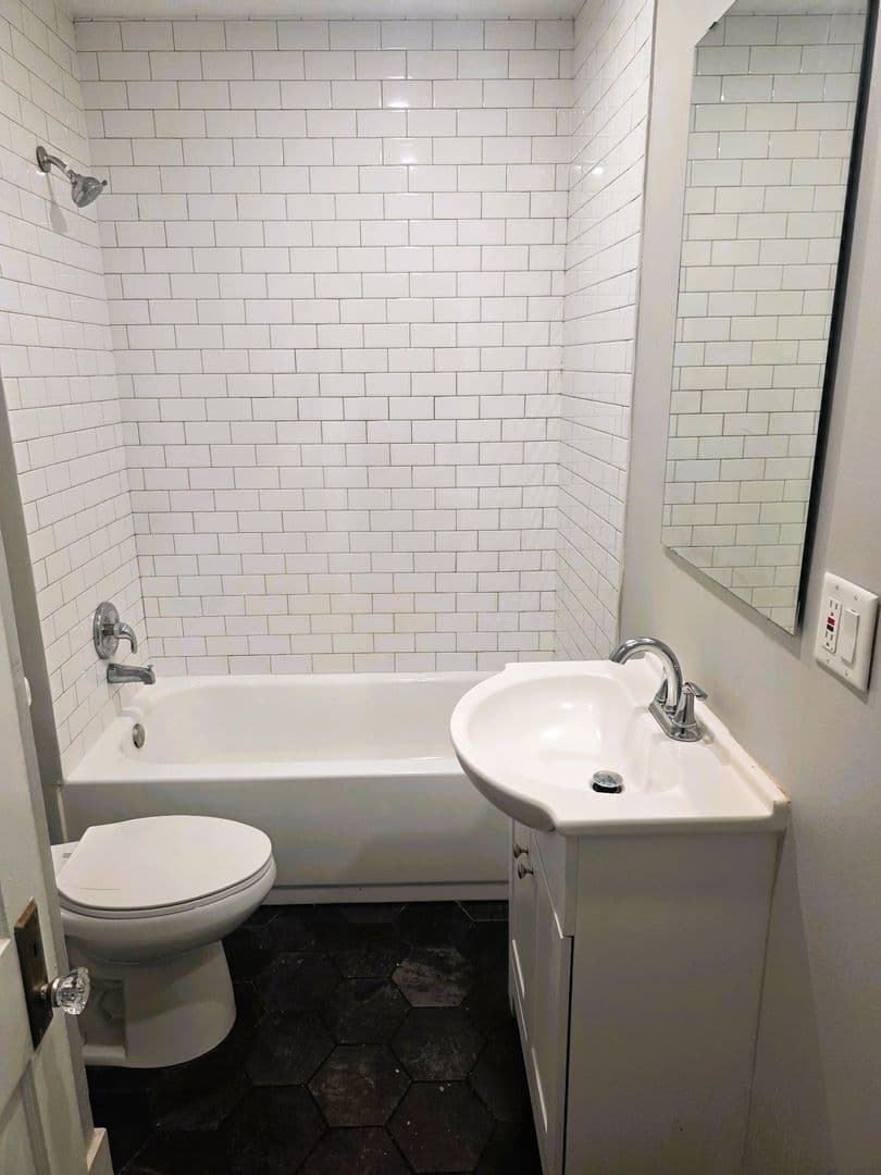 St Louis Apartment: 6436 Alamo