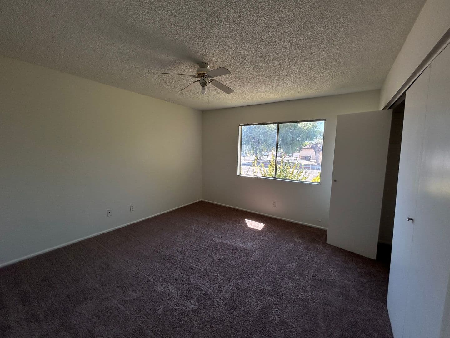 Hemet Apartment: 690 Lanier St