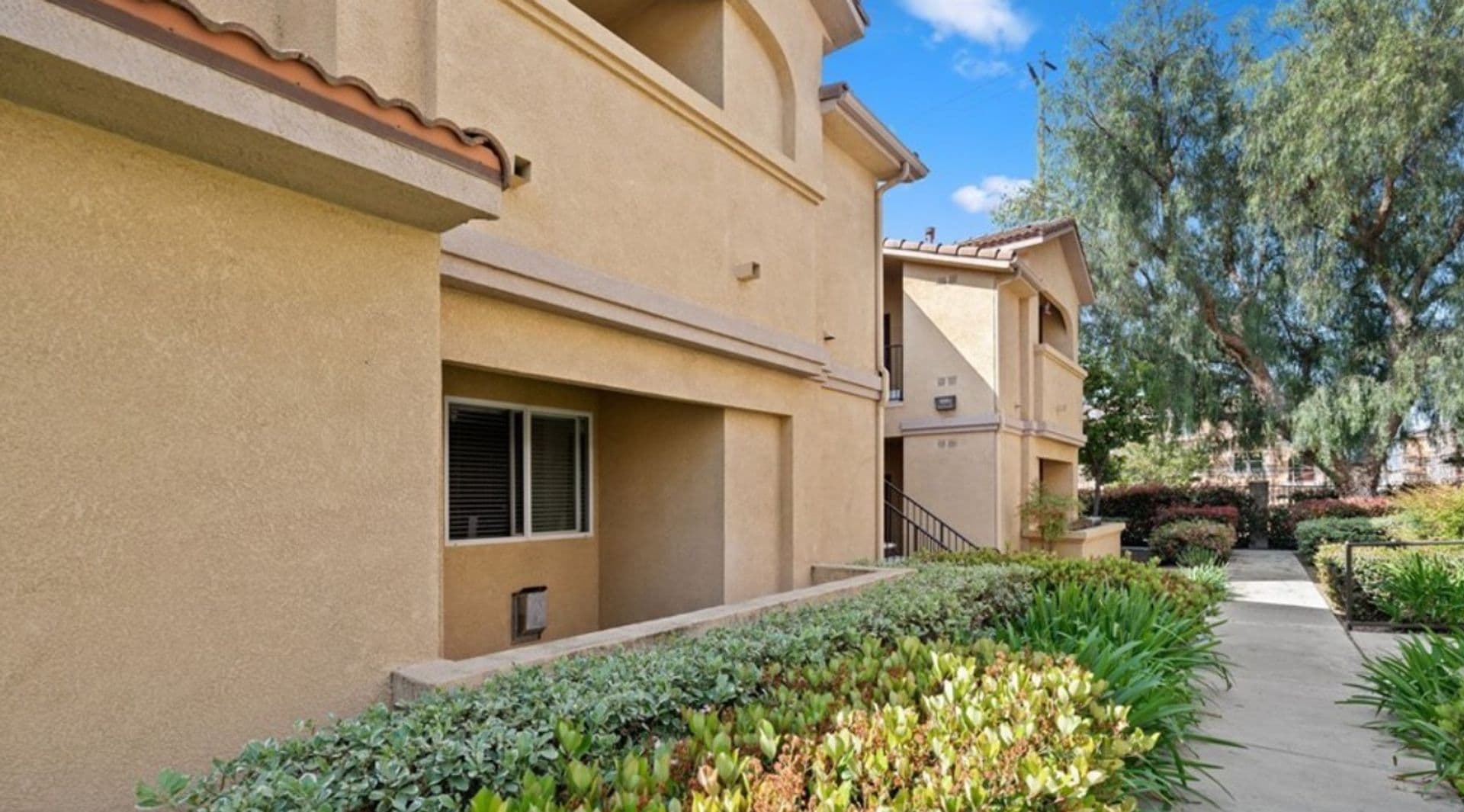 Murrieta House: 41410 Juniper St