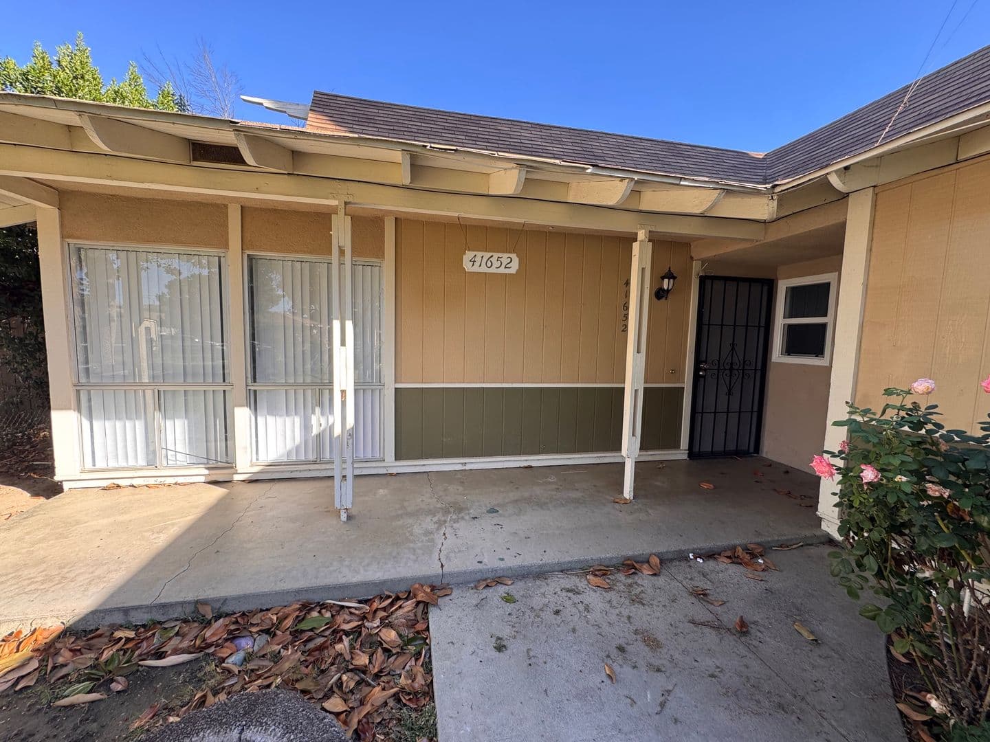 Hemet Apartment: 41650-52 Marine Dr