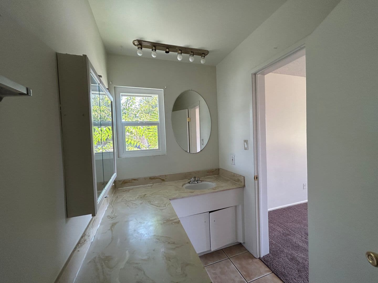 Hemet Apartment: 690 Lanier St