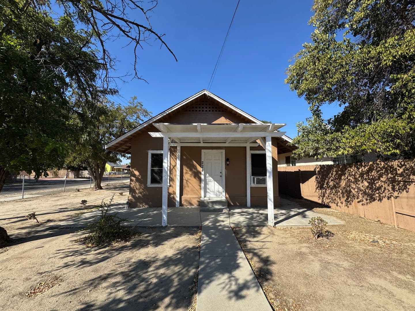 Hemet House: 224 W. Latham Avenue