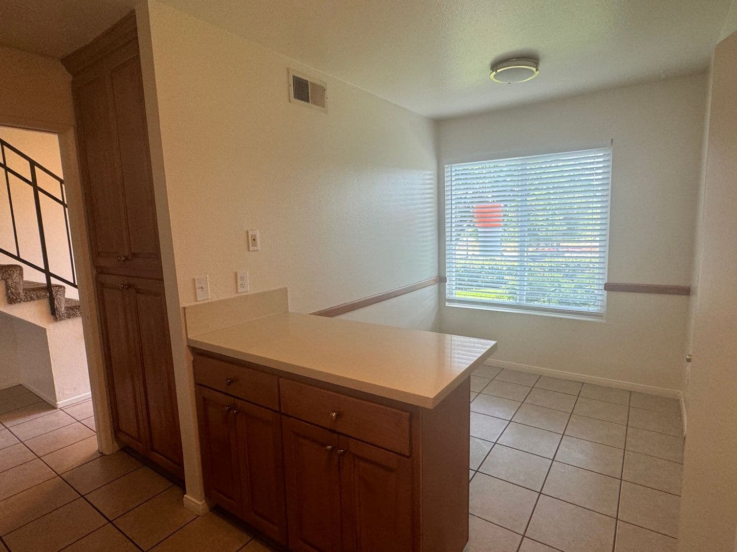 Riverside Condo: 4722 Knickerbocker Ln