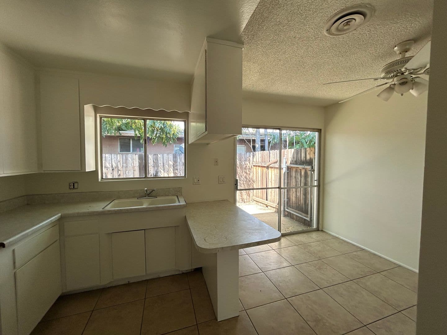 Hemet Apartment: 690 Lanier St