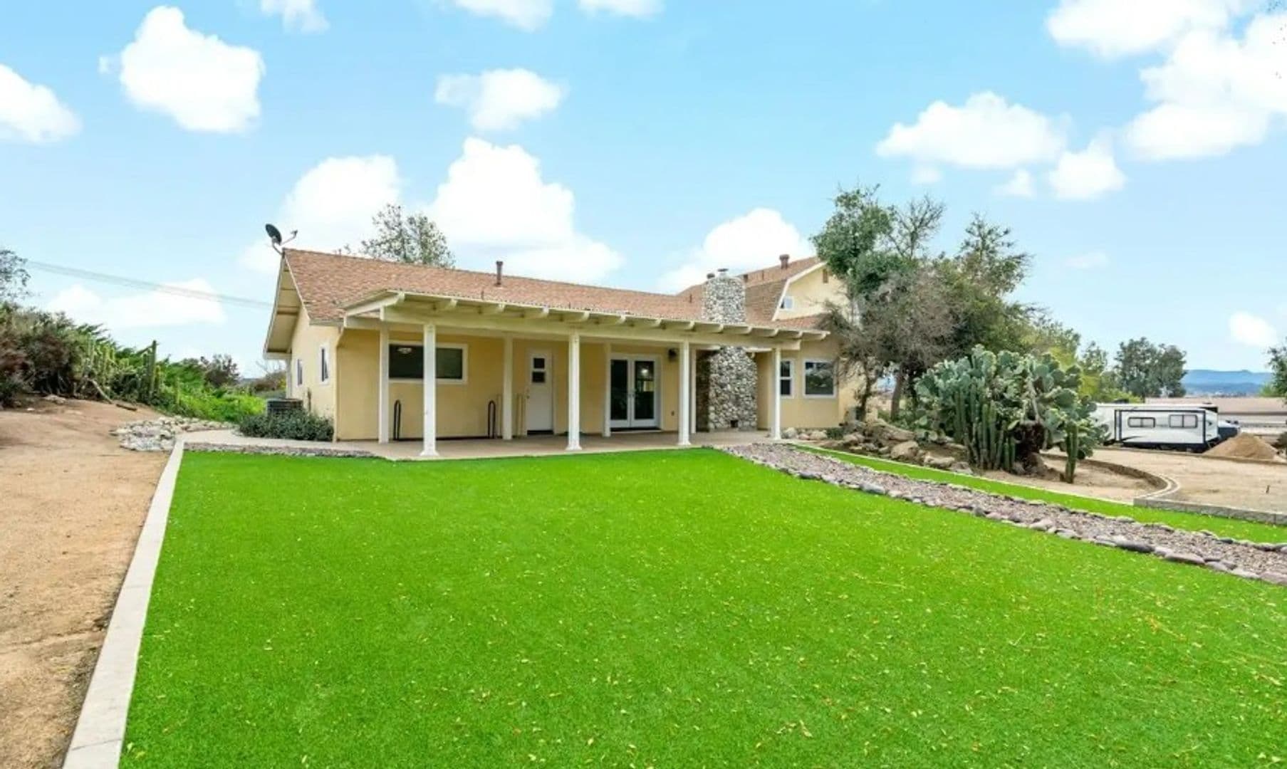 Temecula House: 38970 Yuma Ln